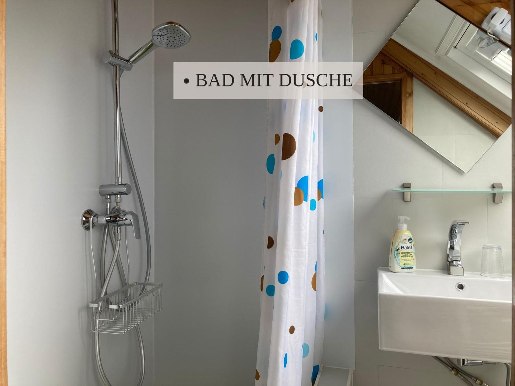 Haus Krabbe Zimmer Ohne Kueche, Fuer 1-2 Personen, Doppelbett, Zentral Gelegen Zwischen Cuxhaven Und Bremerhaven, Hunde Kostenfrei Willkommen, Kostenfreier Parkplatz Wremen Εξωτερικό φωτογραφία
